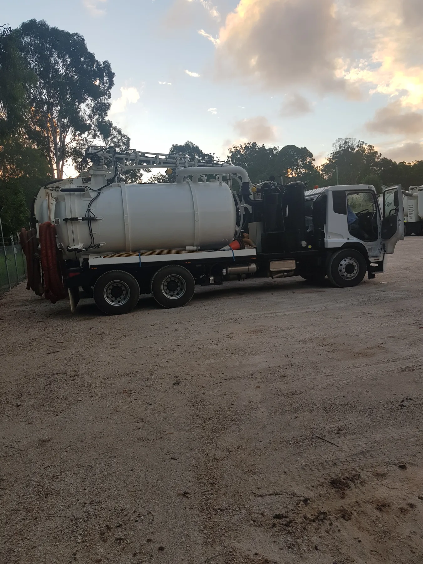 VACIT VAC378 vacuum truck at the yard